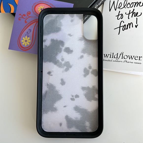 Wildflower Cowhide iPhone X/XS Case - Picture 2 of 4